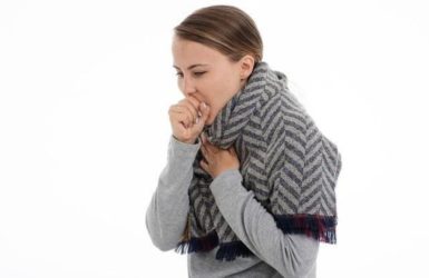 Сдерживать кашель и чихание опасно
